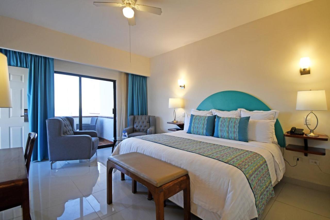 The Westmarine Waterfront Hotel لاباز المظهر الخارجي الصورة