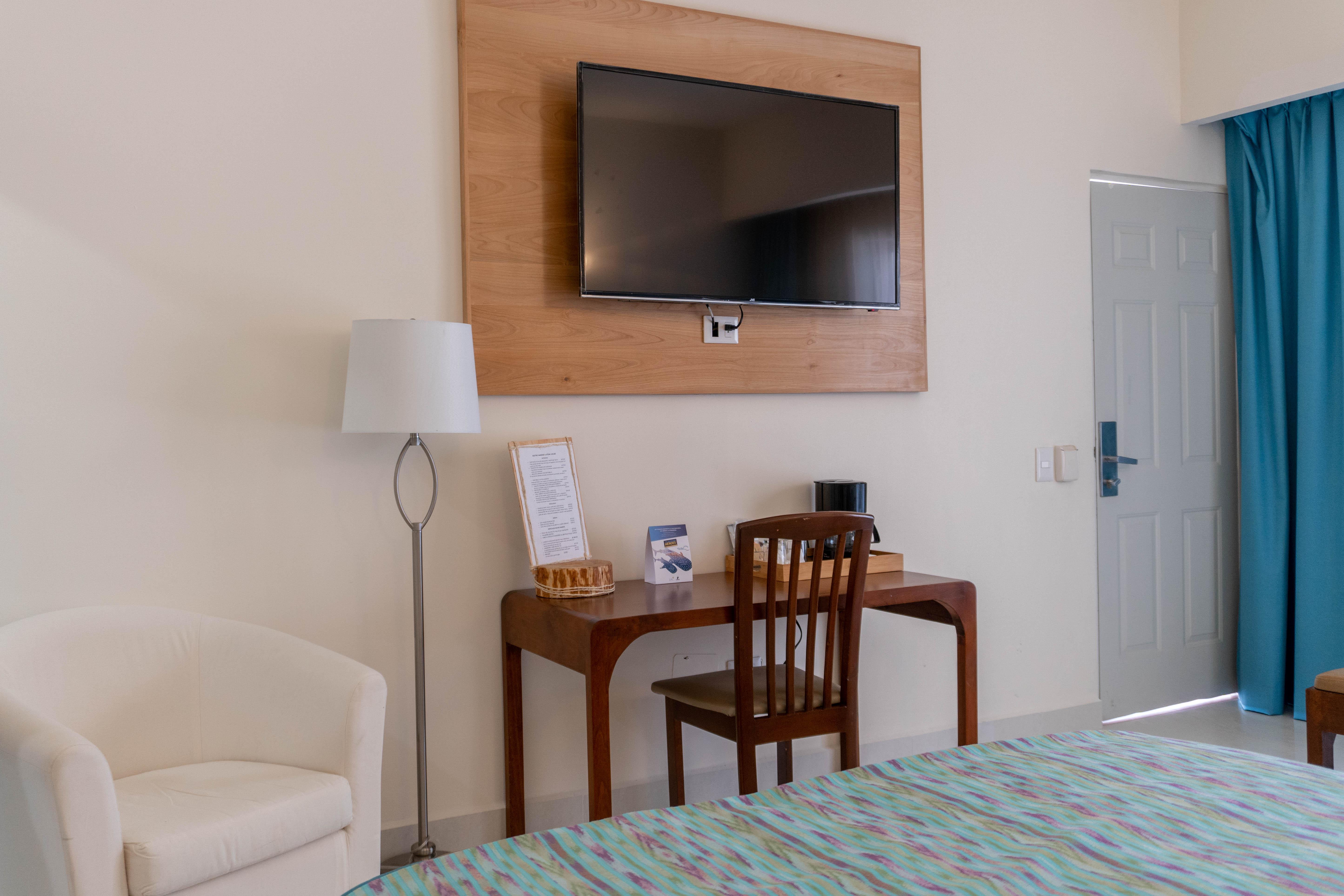 The Westmarine Waterfront Hotel لاباز المظهر الخارجي الصورة