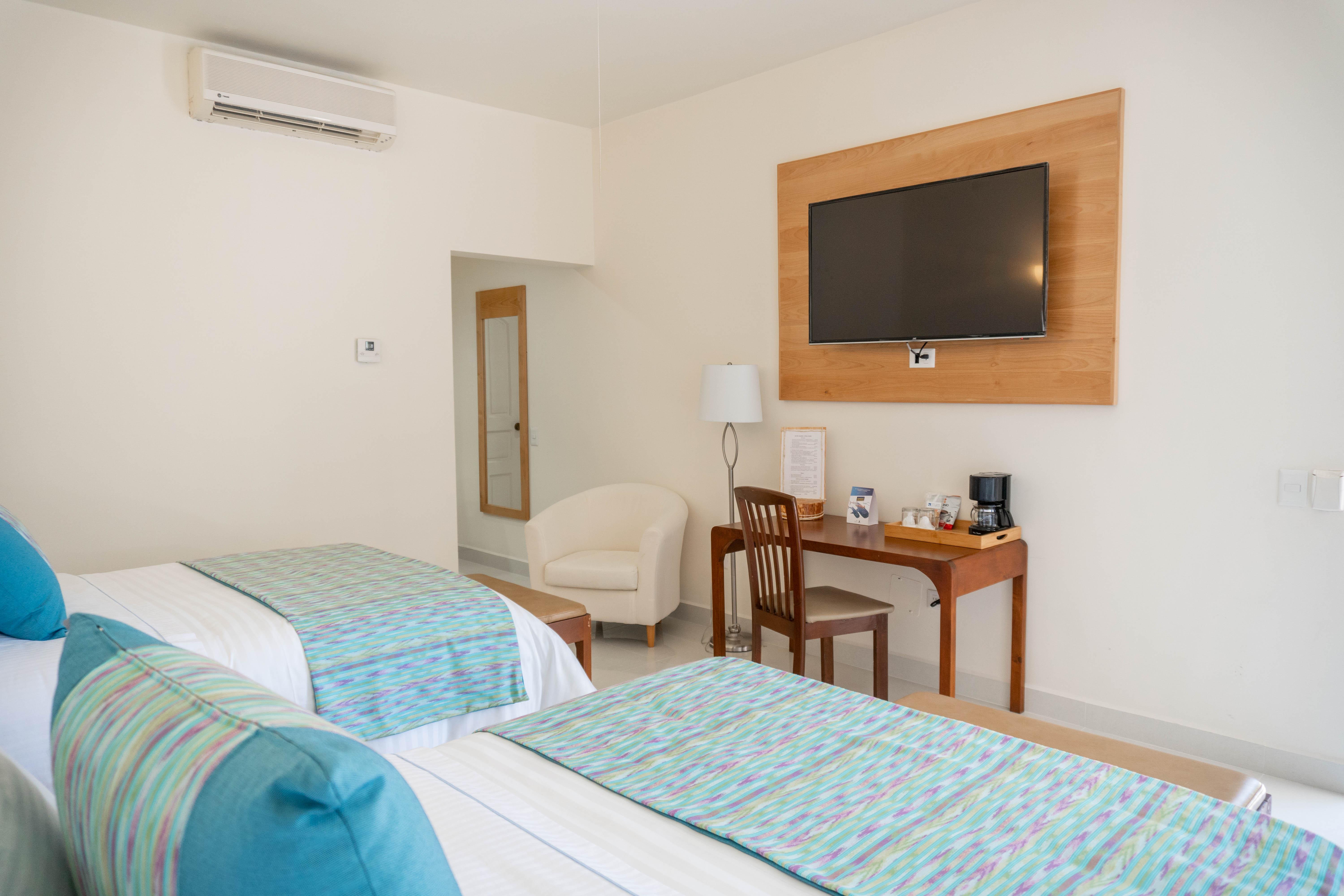 The Westmarine Waterfront Hotel لاباز المظهر الخارجي الصورة
