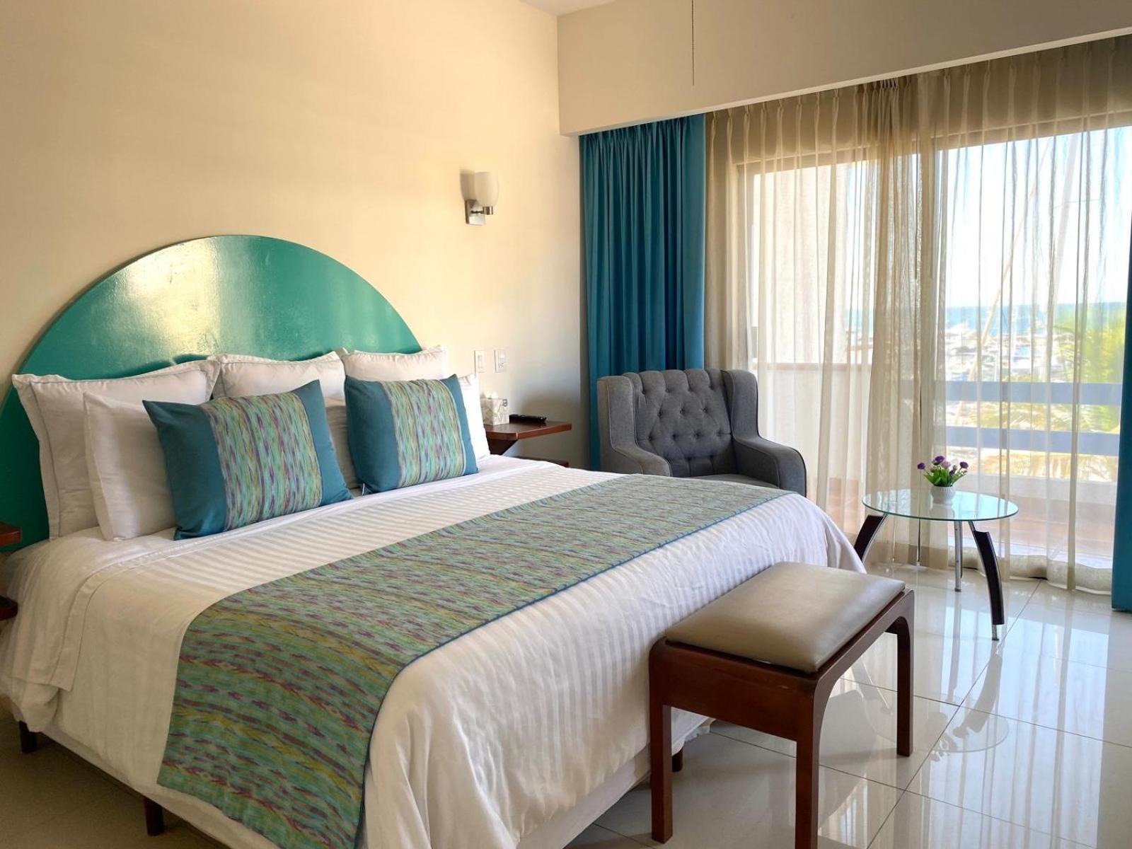 The Westmarine Waterfront Hotel لاباز المظهر الخارجي الصورة