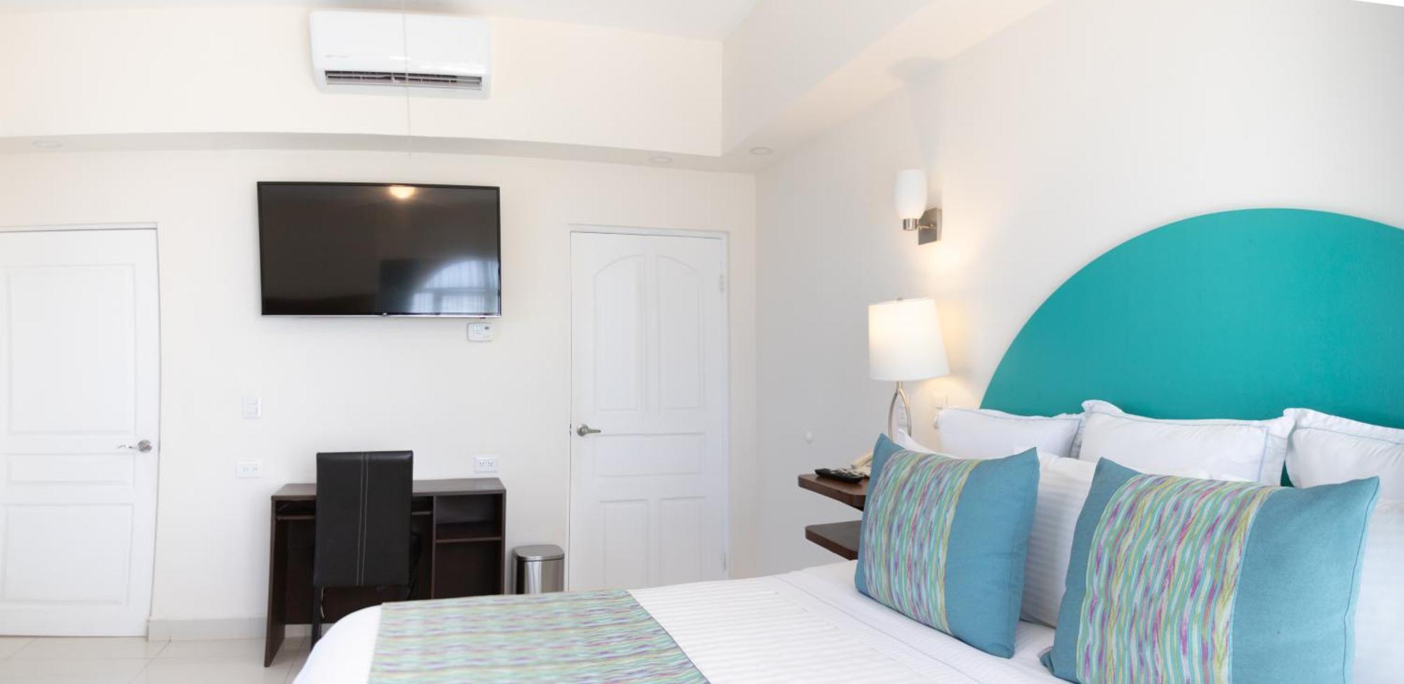The Westmarine Waterfront Hotel لاباز المظهر الخارجي الصورة