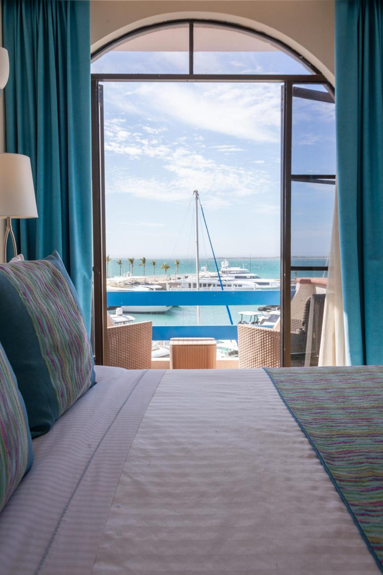 The Westmarine Waterfront Hotel لاباز المظهر الخارجي الصورة