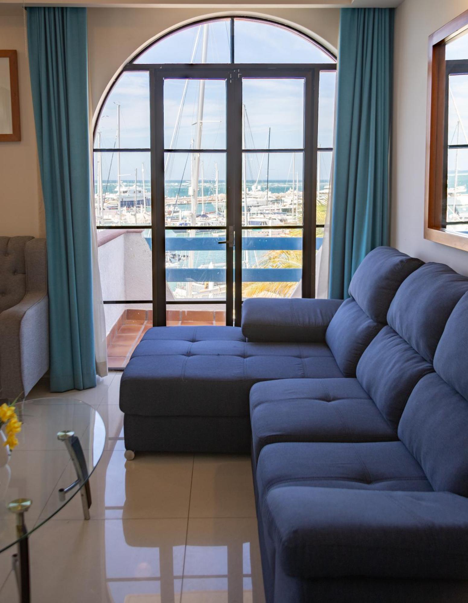 The Westmarine Waterfront Hotel لاباز المظهر الخارجي الصورة